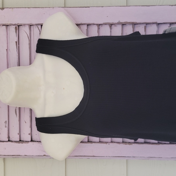 NWT 💗 AMERICAN EAGLE Soft & Sexy Ribbed Tank Top Black M - Picture 3 of 5